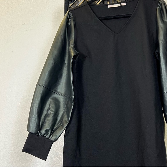 Belle by Kim Gravel Women’s V-Neck Black Faux Leather Mix Dress Size M - Picture 3 of 11